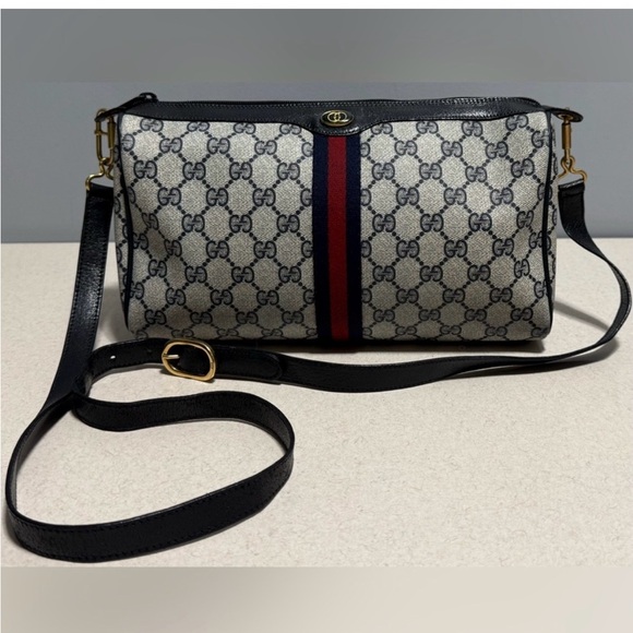 Gucci Handbags - Gucci Women's Black and Gray Shoulder Bag